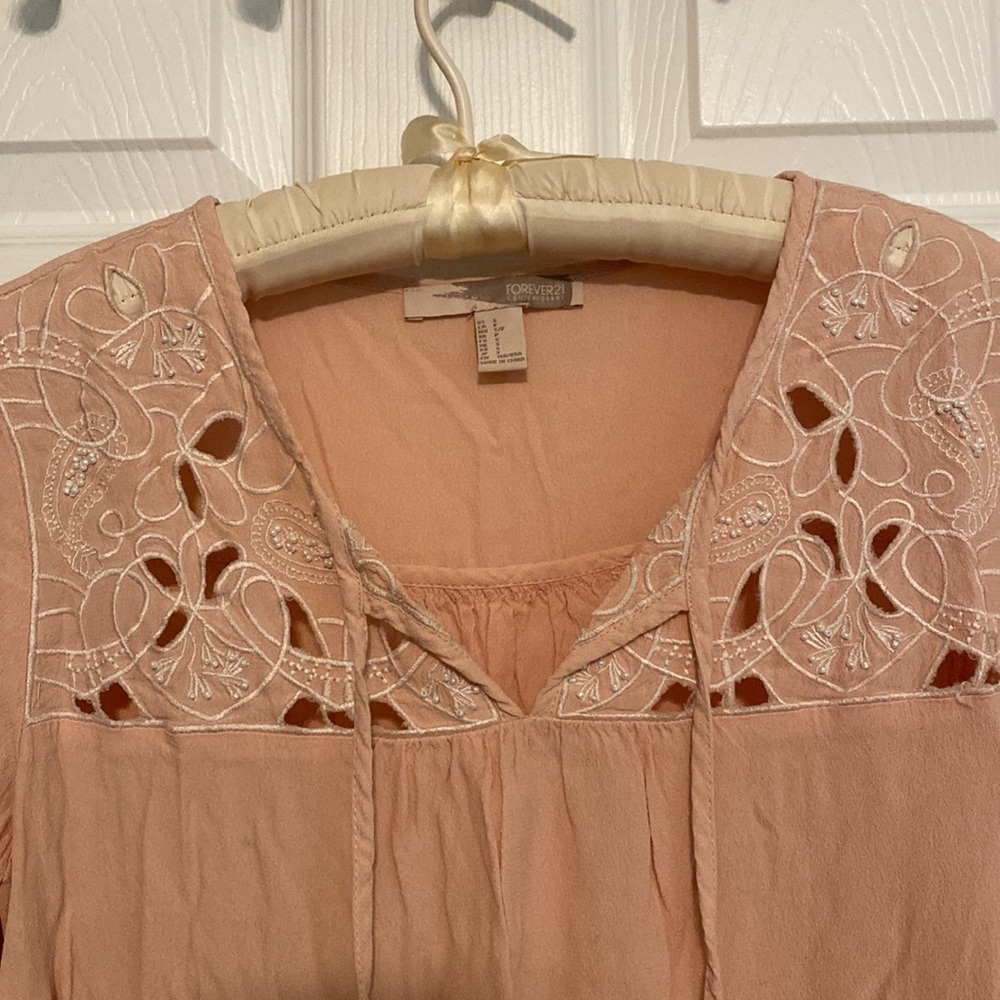 Beautiful top! - Picture 2 of 7